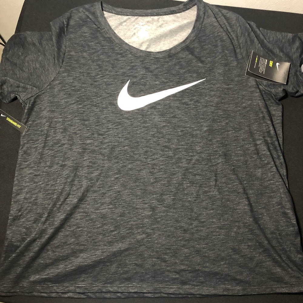 Nike Women's Dry Tee Swoosh Plus